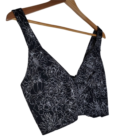 AMUR Linear Floral Crop Top Size L NWT
